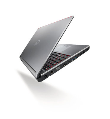 Fujitsu Celsius H760 Core i7 6820HQ (6-gen.) 2,7 GHz / 16 GB / 480 SSD / 15,6'' FullHD / Win 10 Pro + Nvidia Quadro M1000M (BEZ BATERII)